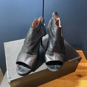 Barneys New York CO-COP Shoes (Pre-Owned | Made in Italy | Size: 39 | Heels: 3")